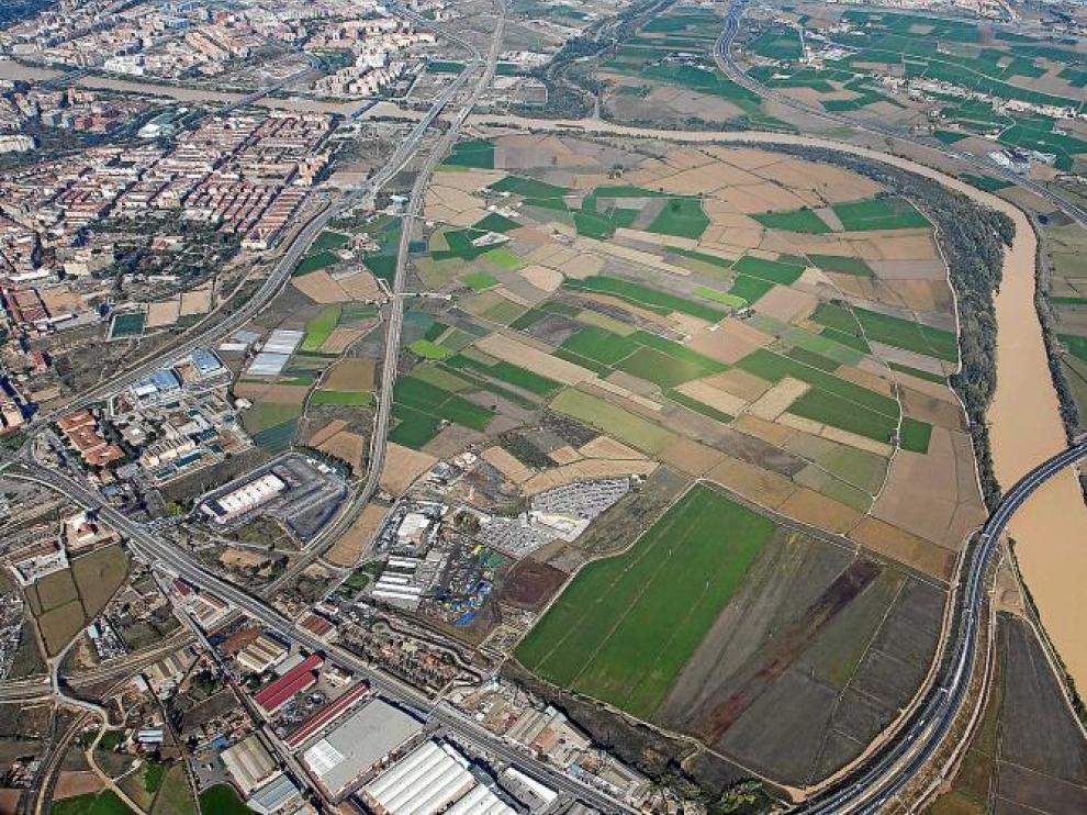 El plan prevé construir viviendas entre las vías del ferrocarril y el Tercer Cinturón, en la parte izquierda de la imagen.