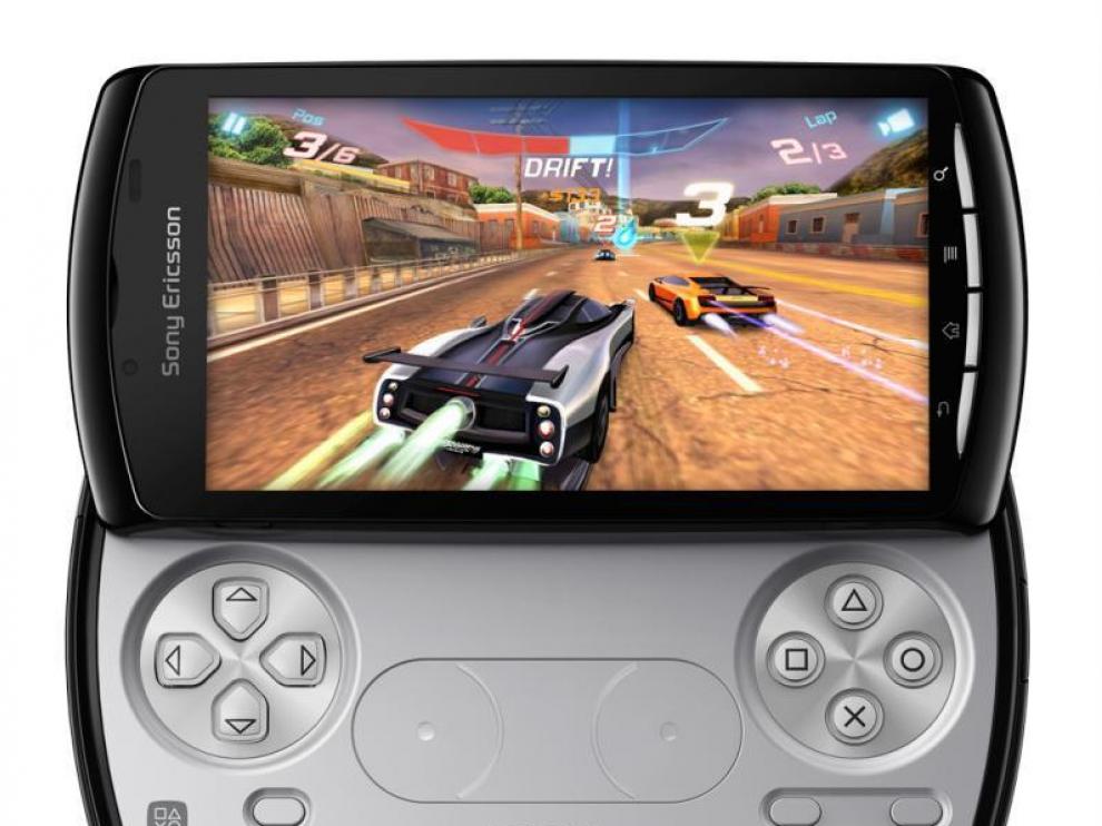 Sony Xperia Play. Este terminal une el concepto de consola portátil de la PSP al de teléfono inteligente con sistema operativo Android.
