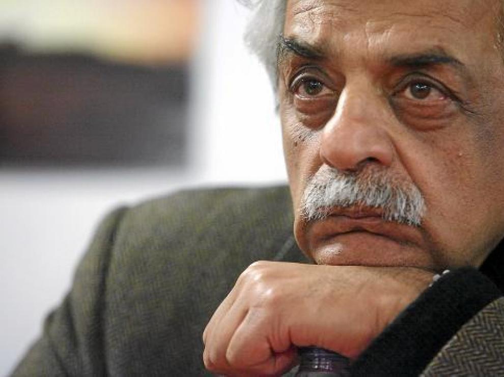 Tariq Ali, en el centro social librería La Pantera Rossa, esta semana en Zaragoza.