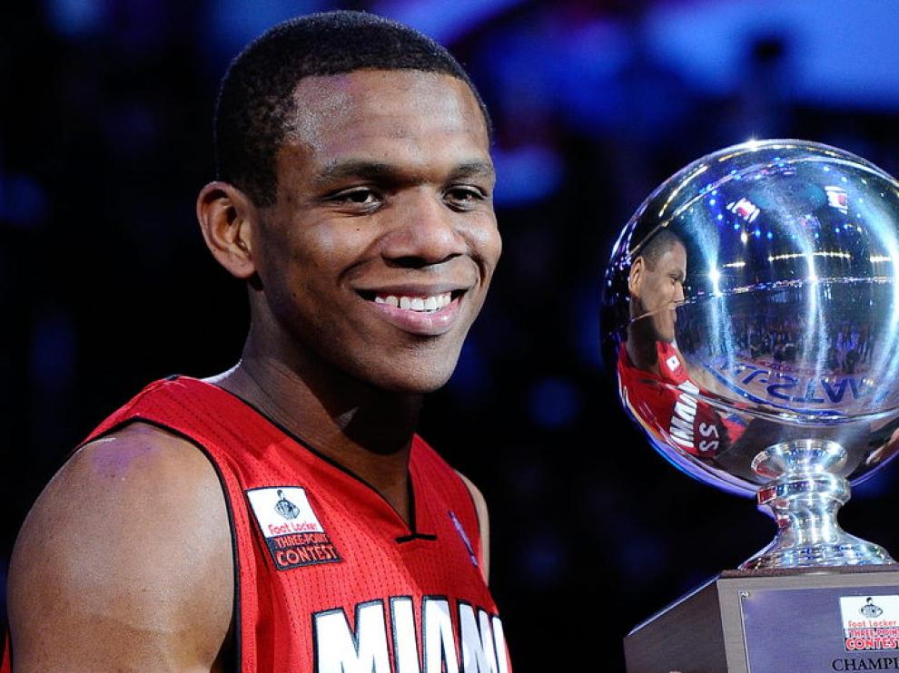 James Jones con el trofeo