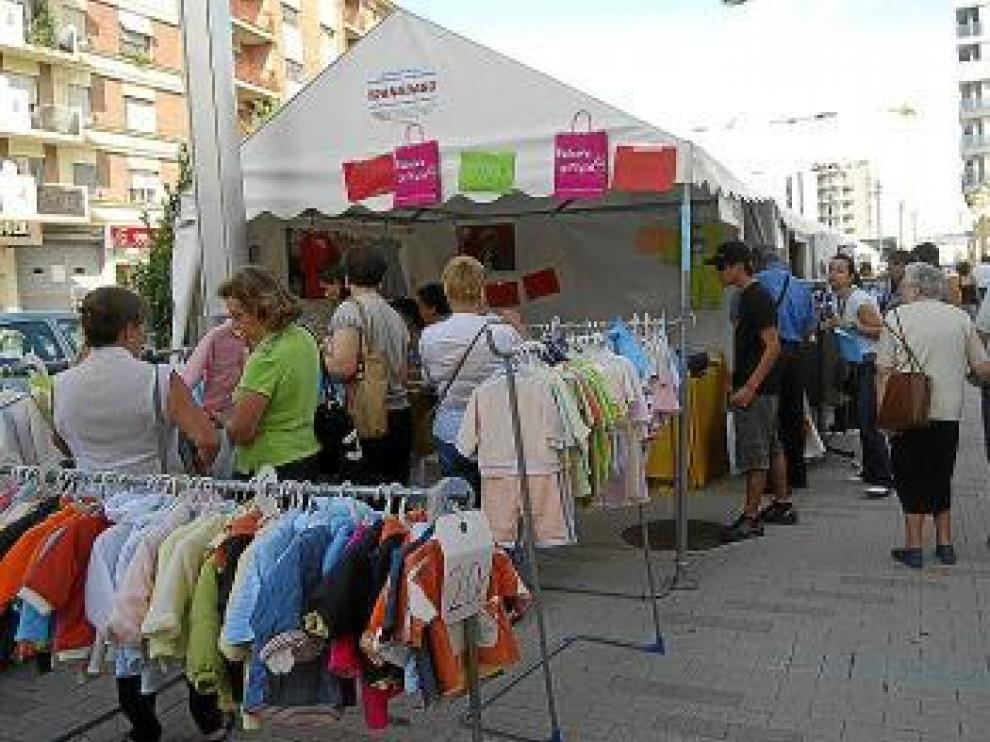 Los comercios de Monzón volverán a sacar sus puestos a la calle.