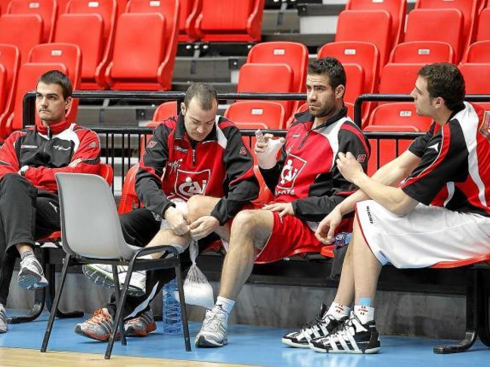 Cabezas ha estado fuera de las canchas por una fractura en la mano derecha.