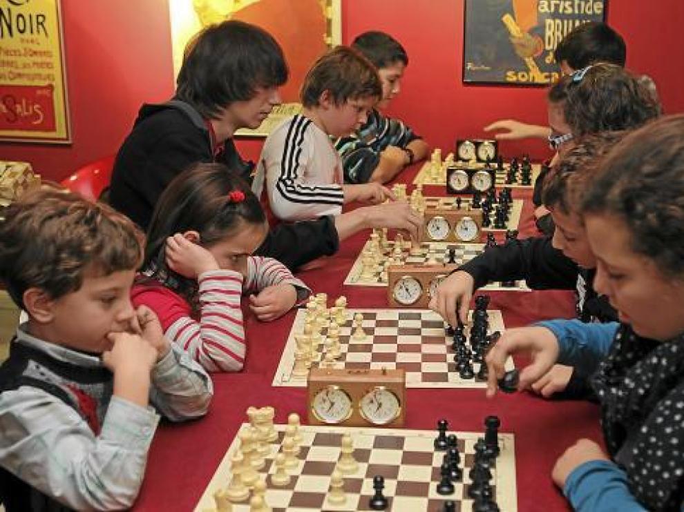 Los jugadores en edad escolar tienen una cita este domingo en Binéfar.