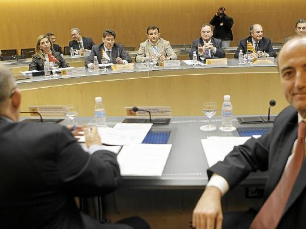 El ministro de Industria, Miguel Sebastián, se reunió ayer con los consejeros del ramo de ocho CC. AA.