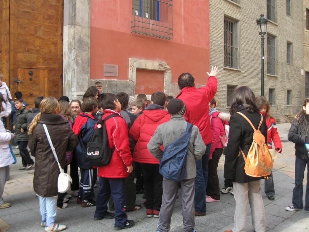Ante la casa de Palafox