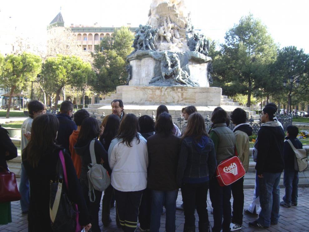 La plaza de Los Sitios de Zaragoza durante una ruta.