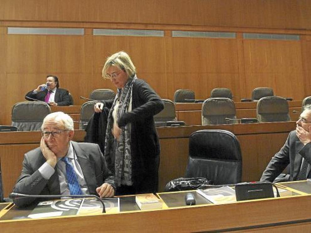 En la imagen, el vicepresidente José Ángel Biel y los consejeros Eva Almunia y Rogelio Silva.