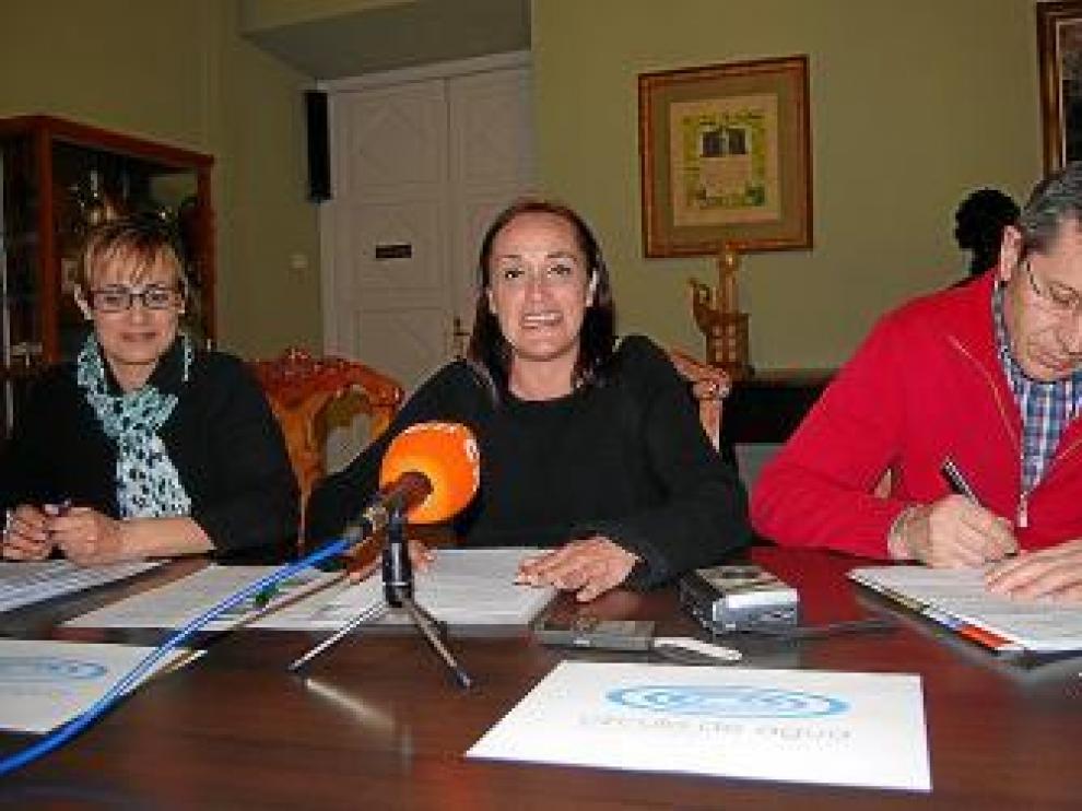 Martínez, en el centro, durante la presentación de la asociación.