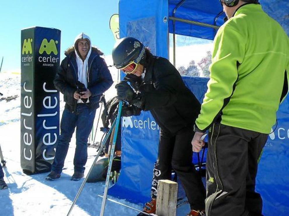 Blanca Fernández Ochoa inaugura uno de los descensos del memorial en Cerler.