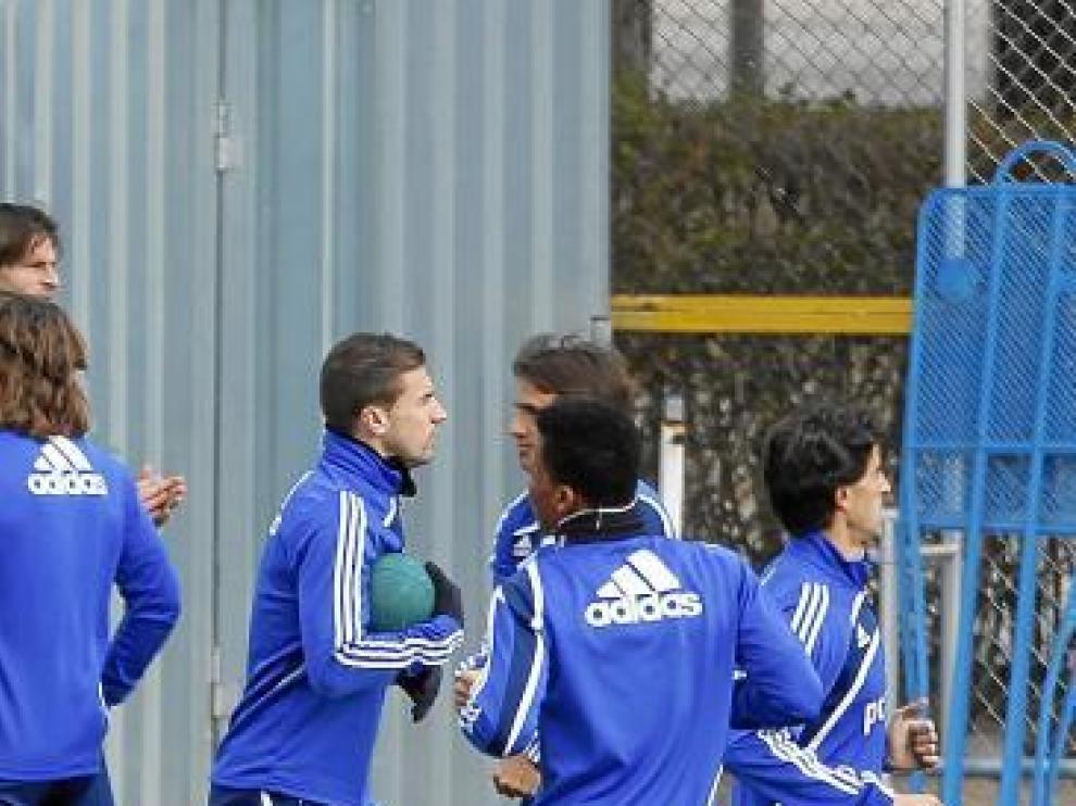Los futbolistas del Real Zaragoza, en un ejercio.