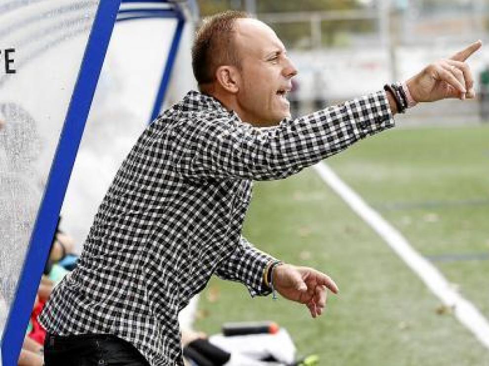 Álex Monserrate, entrenador del Binéfar.