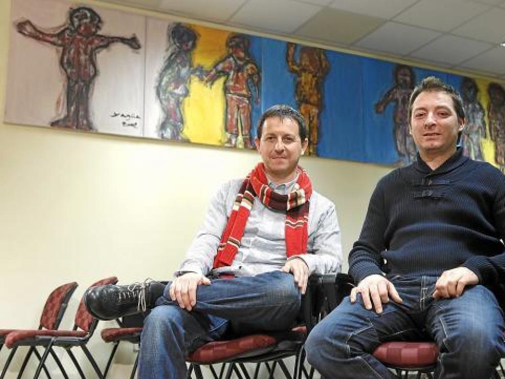 César Sanz (izquierda) y Daniel Bernal, afectados que han acudido a Adicae.
