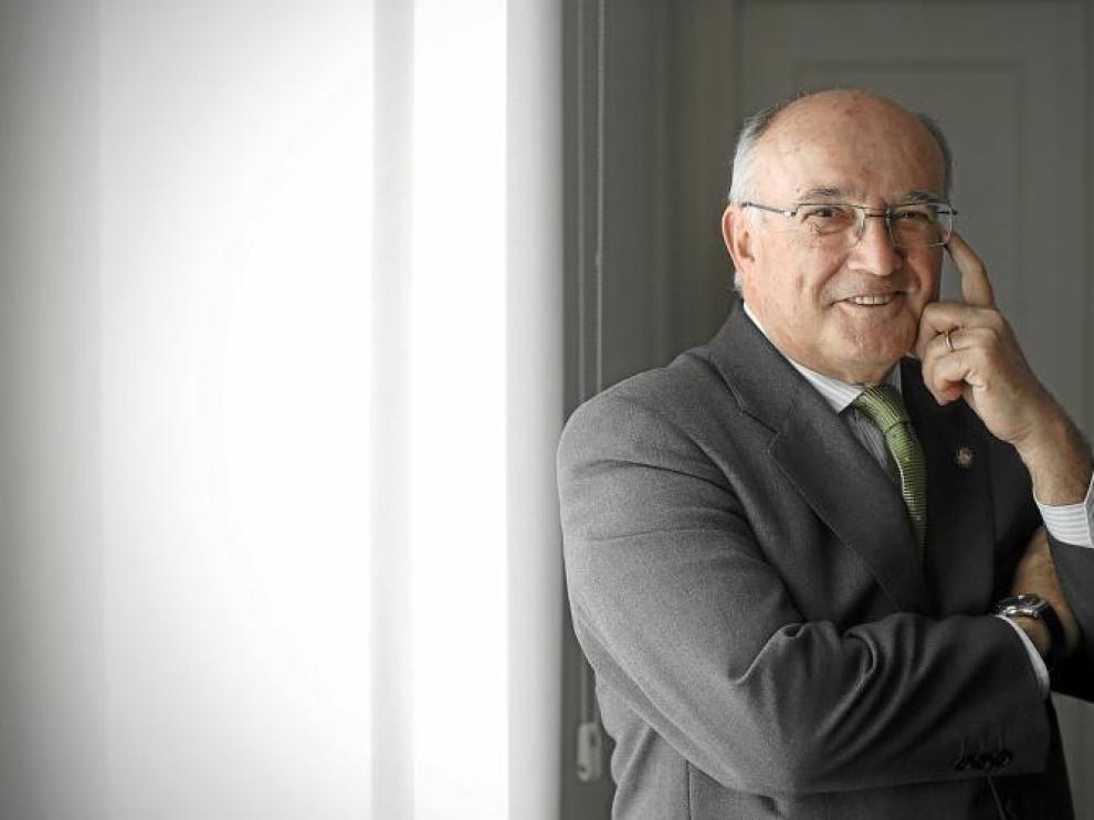 Carlos Carnicer (Zaragoza, 1948) ha sido reelegido presidente del Consejo General de la Abogacía Española.