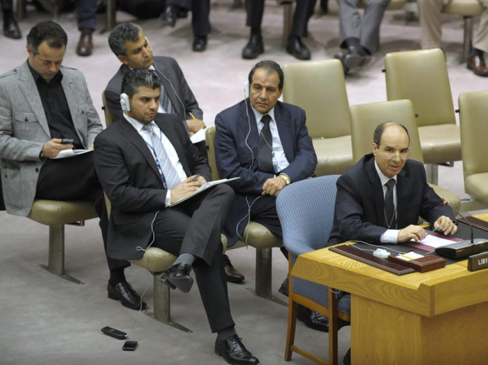 Ibrahim Dabbashi, vice embajador de Libia en las Naciones Unidas, habla durante el Consejo de Seguridad de la ONU.