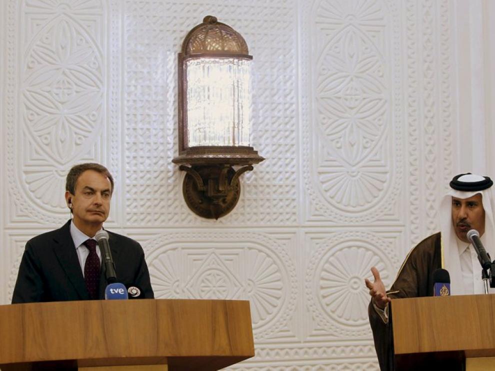 Zapatero durante su comparencia ante los medios en Qatar.