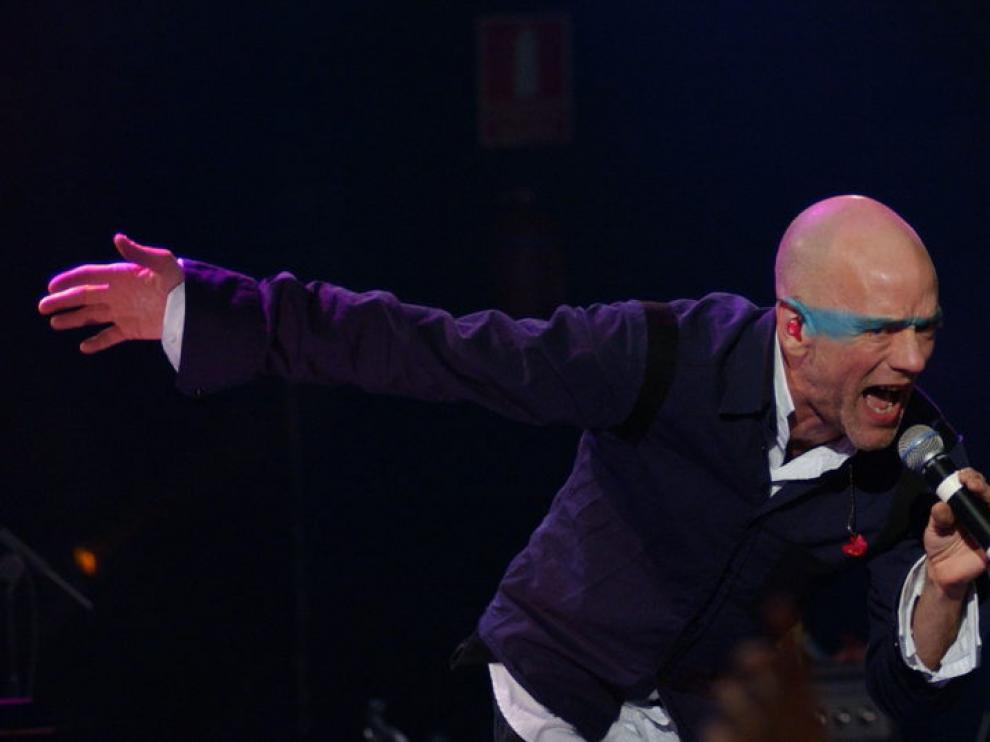 Michael Stipe, de la banda R.E.M., en un concierto en 2005