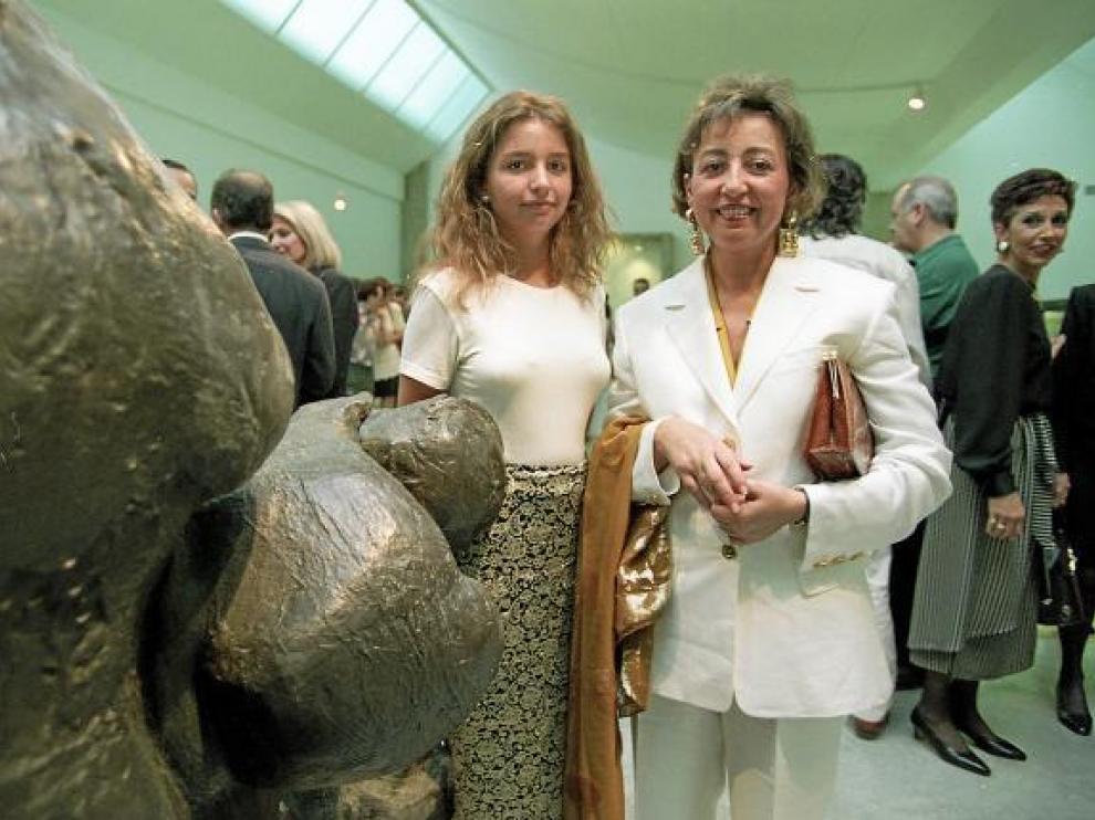 Valeria Serrano y Susana Spadoni, en la primera inauguración del Museo Serrano, en 1994.