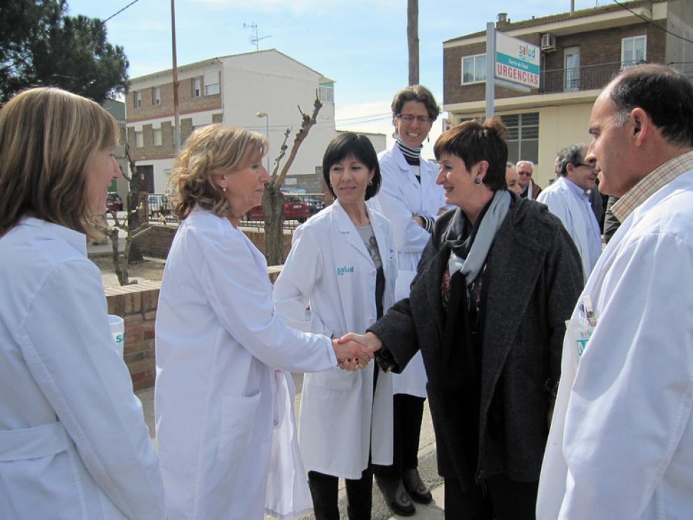 Luisa María Noeno, durante su visita al centro de salud en Albalate de Cinca.