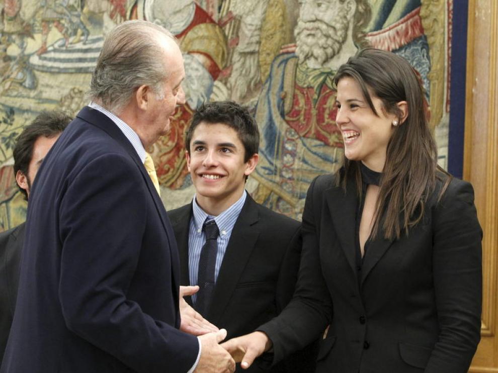 El Rey don Juan Carlos saluda a Laia Sanz como campeona del mundo de Trial