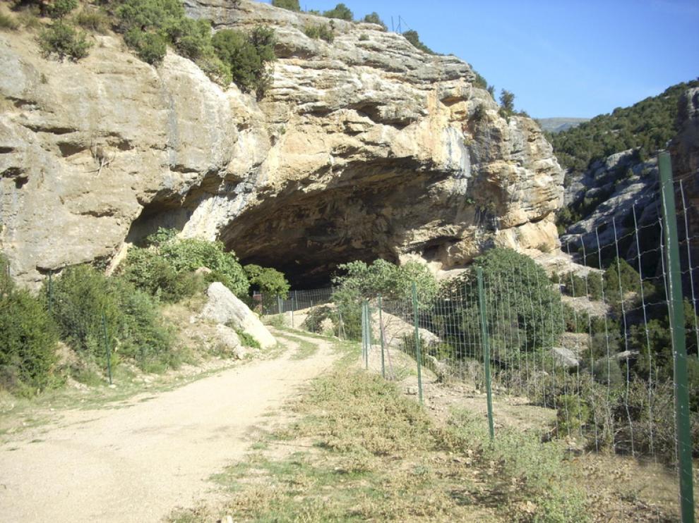 Cueva de Chaves, en Bastaras.