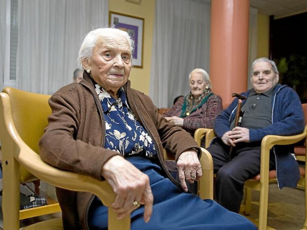 La bilbilitana Josefina Vela, sentada en la residencia San Íñigo de Calatayud, donde vive desde hace nueve años.