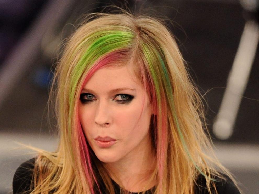 Avril Lavigne Sufre La Enfermedad De Lyme