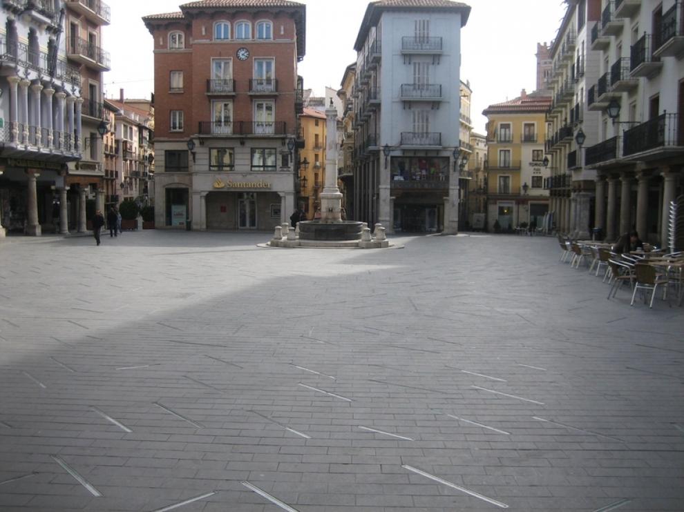 La plaza del Torico, de día