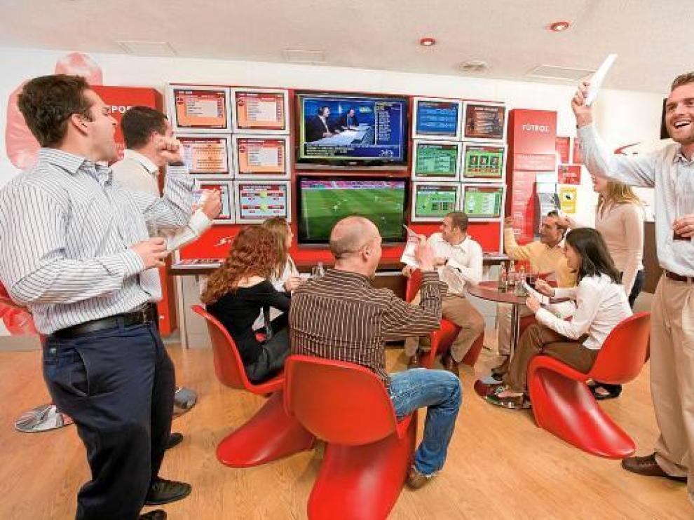Uno de los locales de Sportium en Madrid, donde se pueden seguir los partidos sobre los que se apuesta.