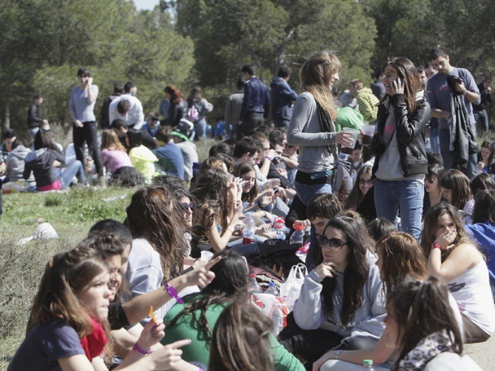 Jóvenes celebrando San Pepe en años anteriores.