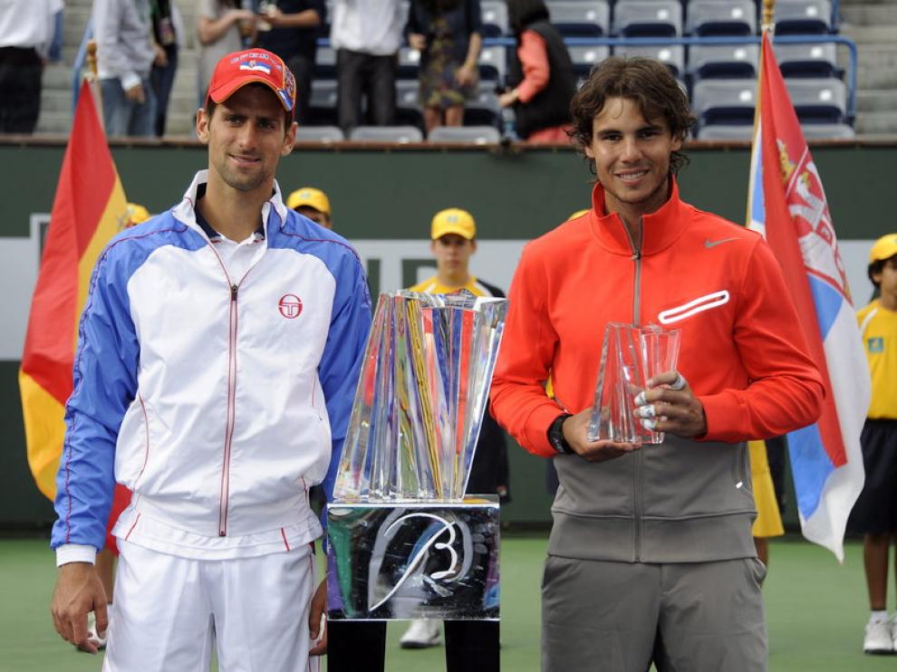 Los tenistas Novak Djokovic y Rafael Nadal, tras disputar la final del torneo de Indian Wells.
