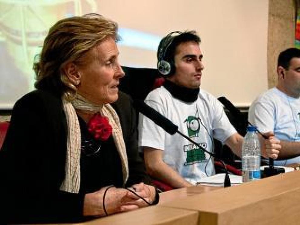 Arriba, Fernando y Sergio, entrevistando a Mayra Gómez Kemp. Abajo, a la izquierda, junto a Mercedes Milá. Y, a la derecha, Pedro Piqueras.