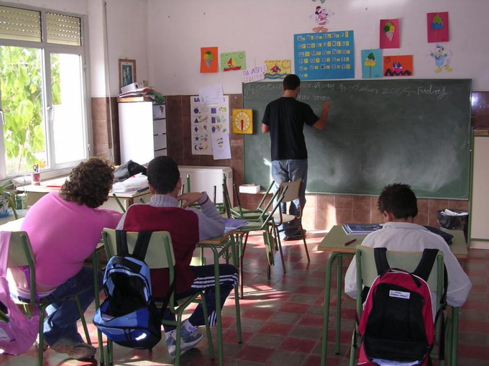 Los colegios se escogen poque se aprenden varios idiomas, cuentan con buenas instalaciones y actividades que complementan la educación.