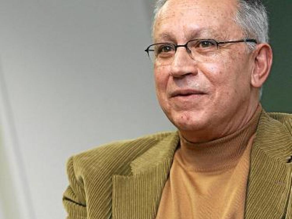 Delgado publicó hace unos meses un libro de poesía.