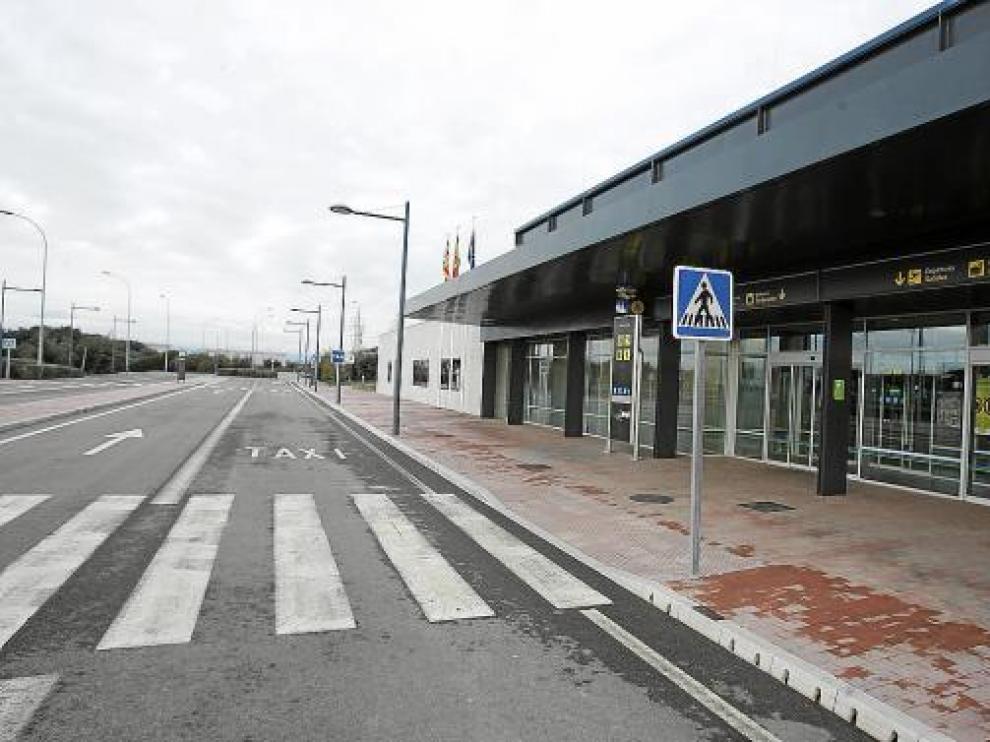 Las instalaciones del aeropuerto acostumbran a tener este aspecto, están abiertas pero vacías.