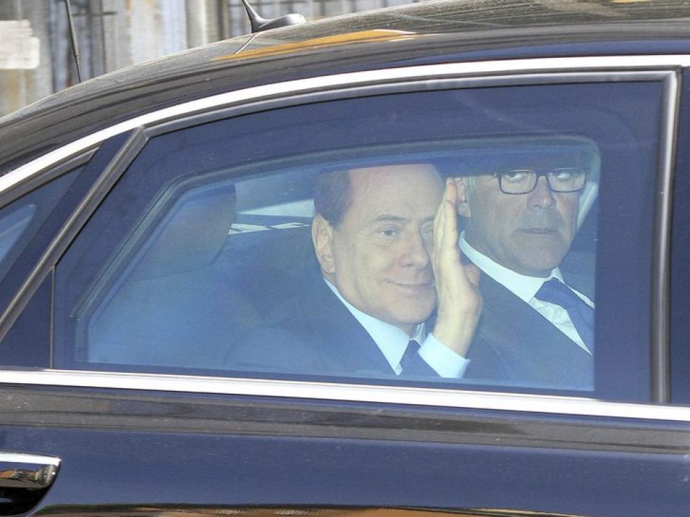 Silvio Berlusconi, comparece en el tribunal, en el día de los comicios locales