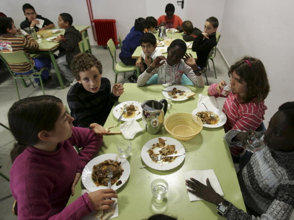Comedor escolar en el colegio San Vicente de Huesca.
