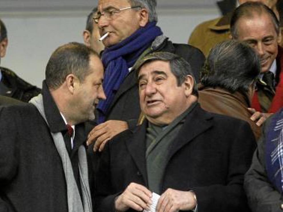 Agapito Iglesias y Lendoiro, en el palco de La Romareda.