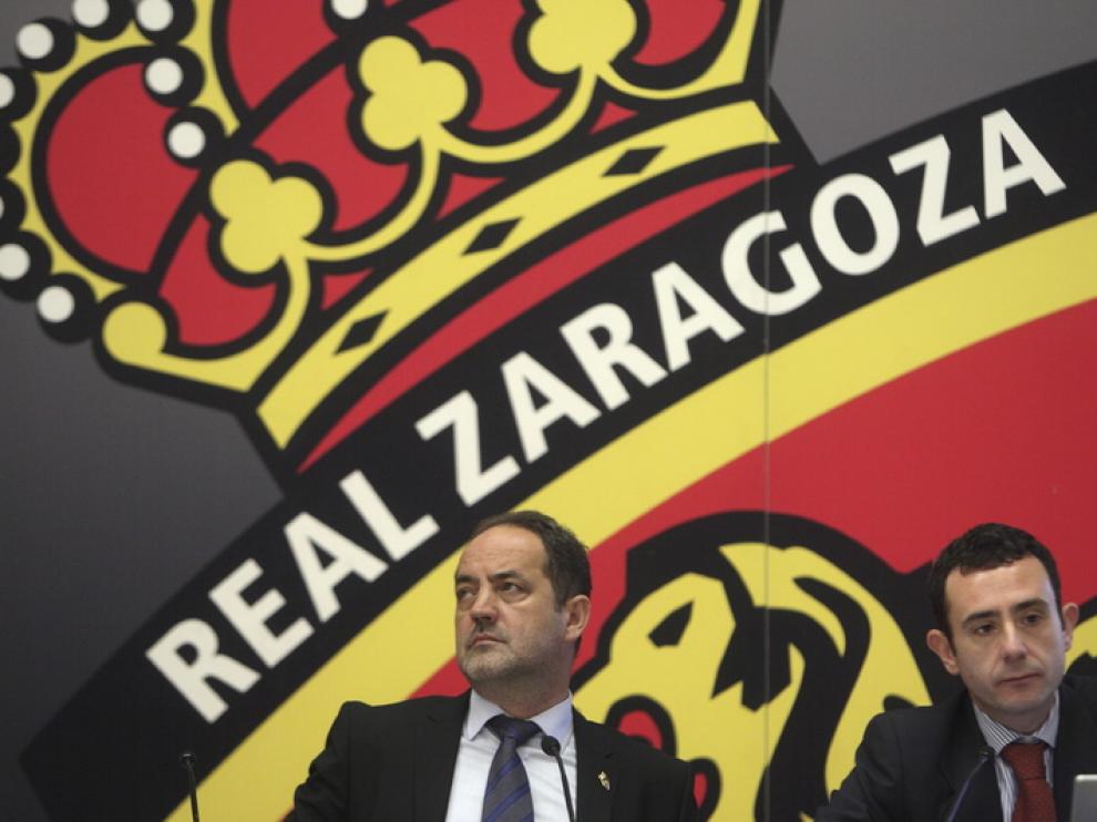 Agapito Iglesias, presidente y accionista mayoritario del Real Zaragoza, junto a Javier Porquera, consejero.
