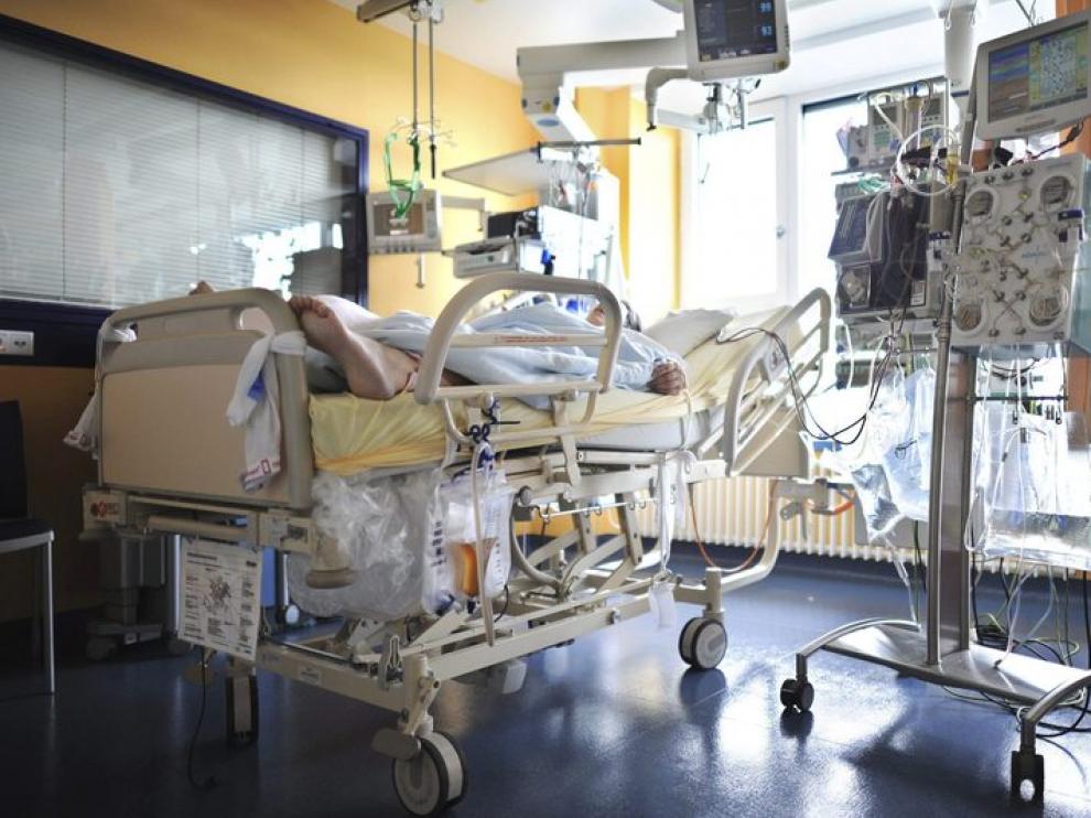 Atención hospitalaria a una paciente alemana afectada por el brote de 'E. coli'