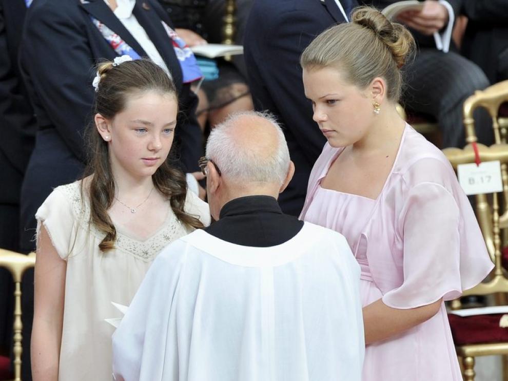 De izquierda a la derecha, las hijas de la princesas Carolina de Mónaco y Estefanía de Mónaco, Alexandra de Hanover y Camila Gottlieb