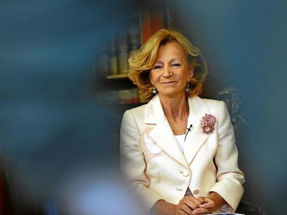 Elena Salgado, ministra de Economía, ayer durante una entrevista en Madrid.