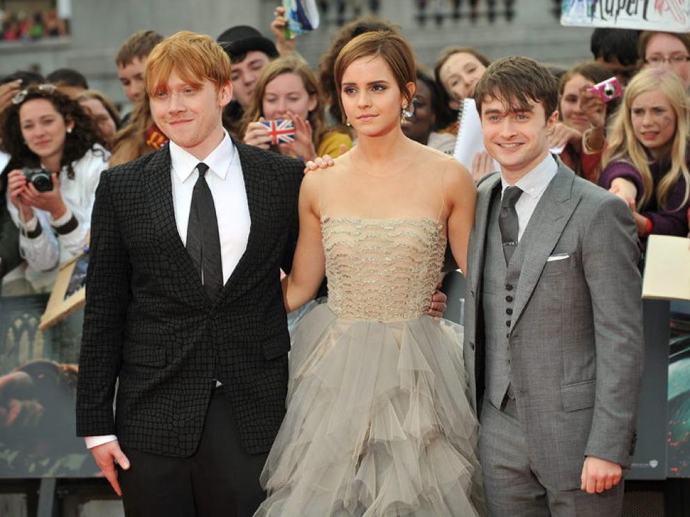 Los tres actores principales posan en la alfombra roja de Londres antes del estreno