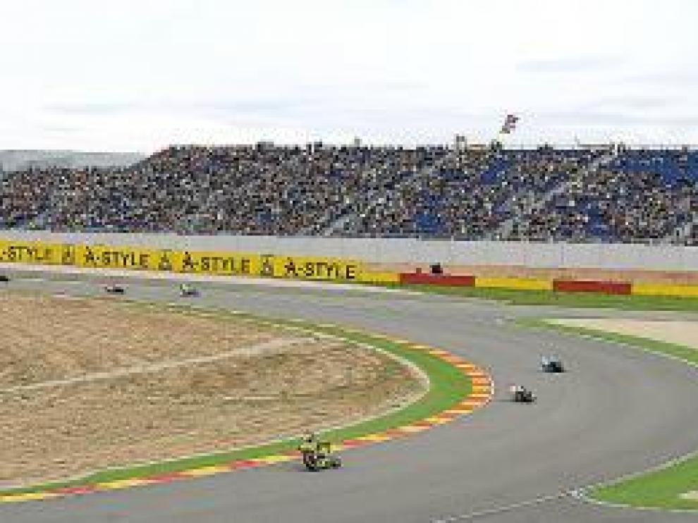 Motorland destinará otros 4,5 millones a montar tribunas y pasarelas