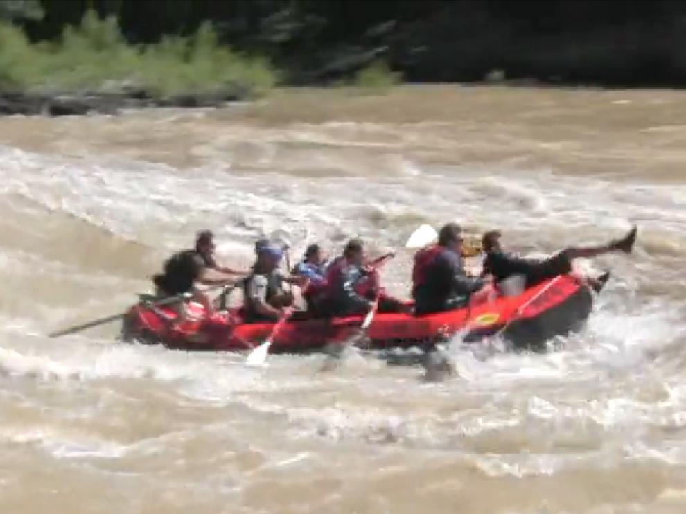 Shakira y Piqué practican rafting