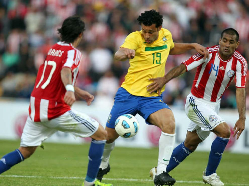 El encuentro entre el Brasil y Paraguay acabó en un disputado empate.