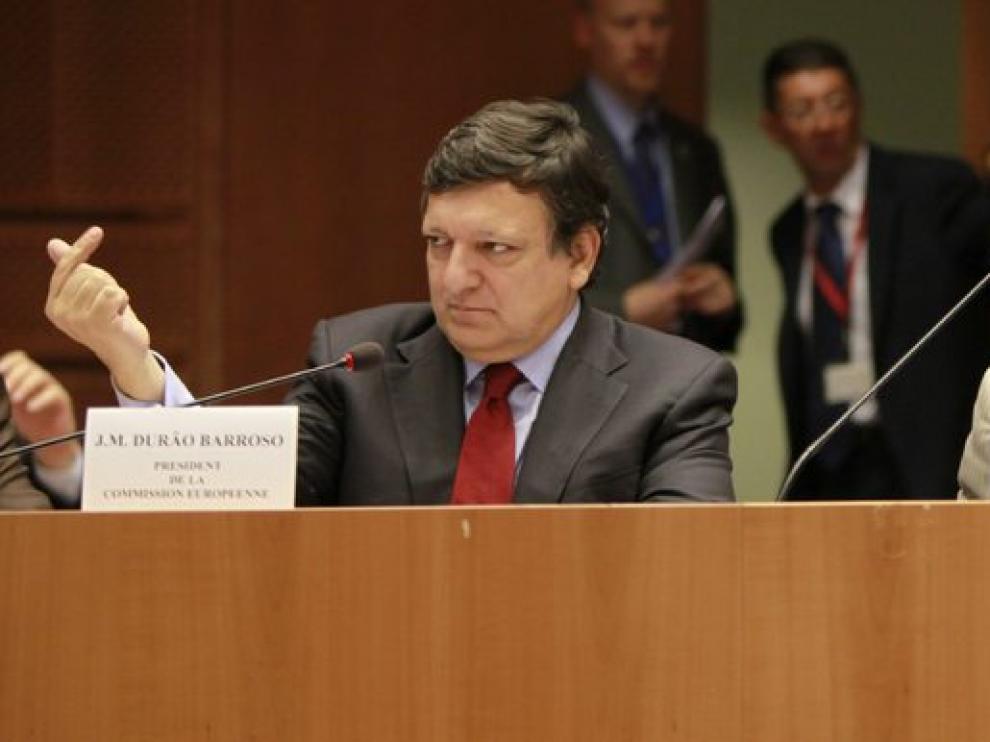 Durao Barroso y el presidente del Consejo Europeo, Van Rompuy, en la reunión extraordinaria en Bruselas