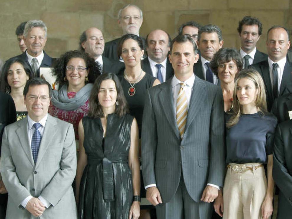 Los Príncipes de Asturias posan con los galardonados