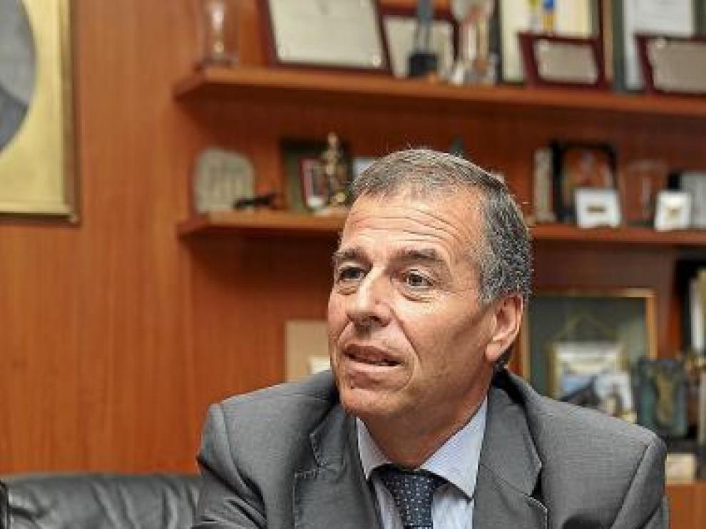 Antonio Cosculluela, en su despacho de la DPH