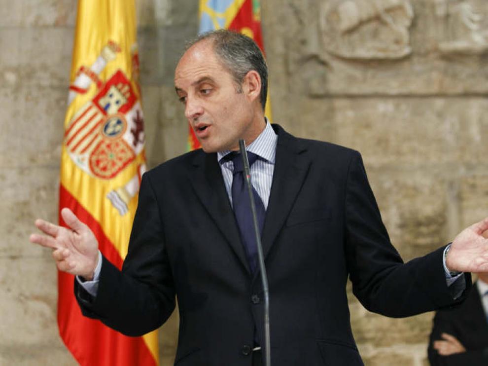 Camps dimitió como presidente de la Generalitat de Valencia