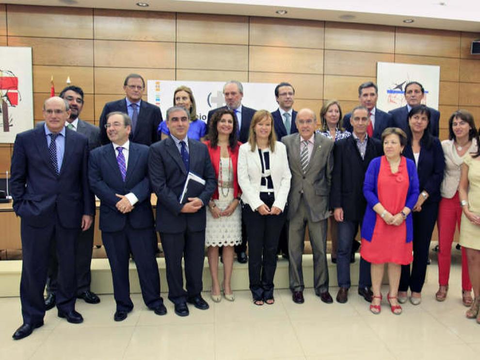 La Ministra Leire Pajín junto a los consejeros de sanidad